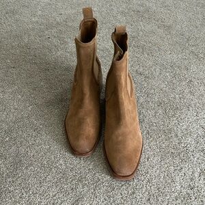 NWOT Dolce Vita brown suede boots